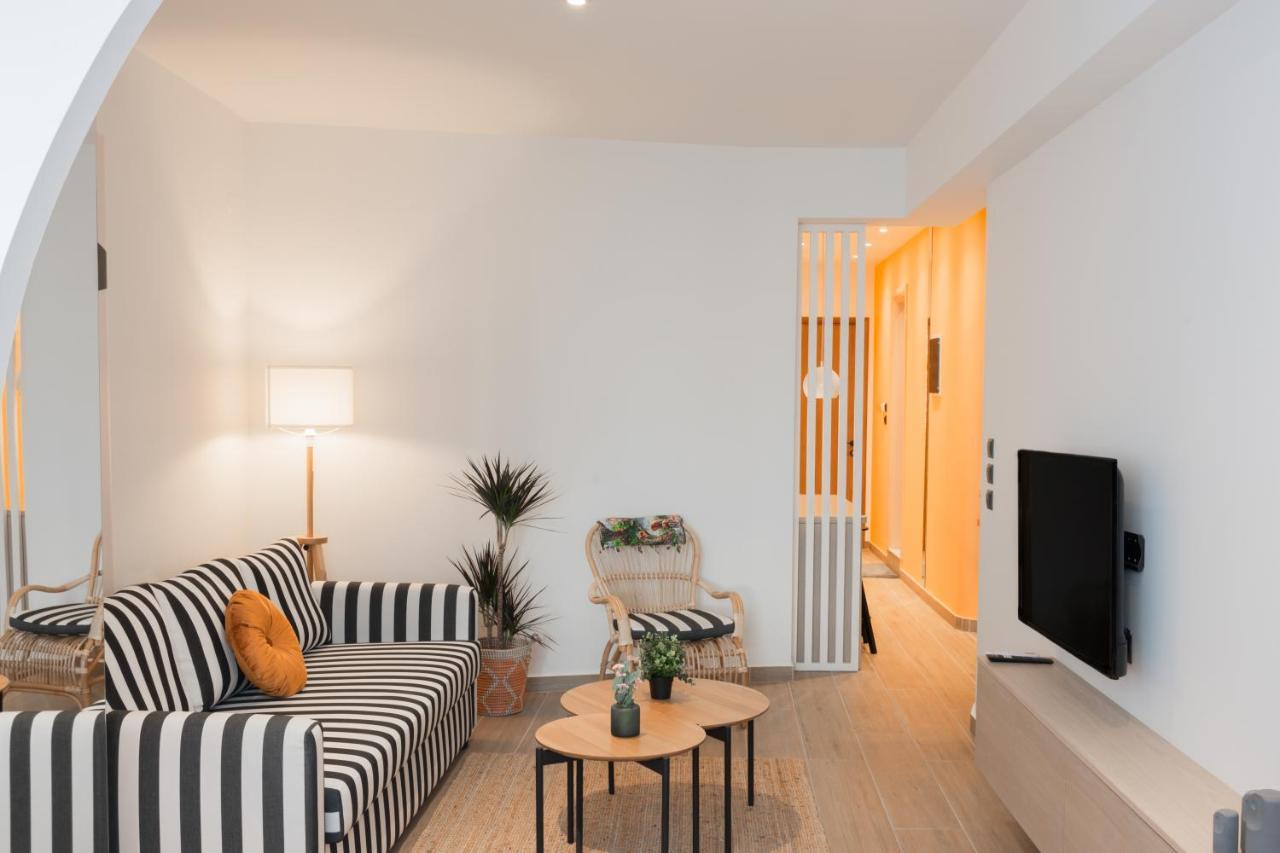 Madam Apartments - Elegant, Cozy, Comfortable, Central Ioannina Buitenkant foto